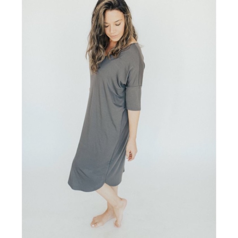 Carly Jean Los Angeles Midi Dress